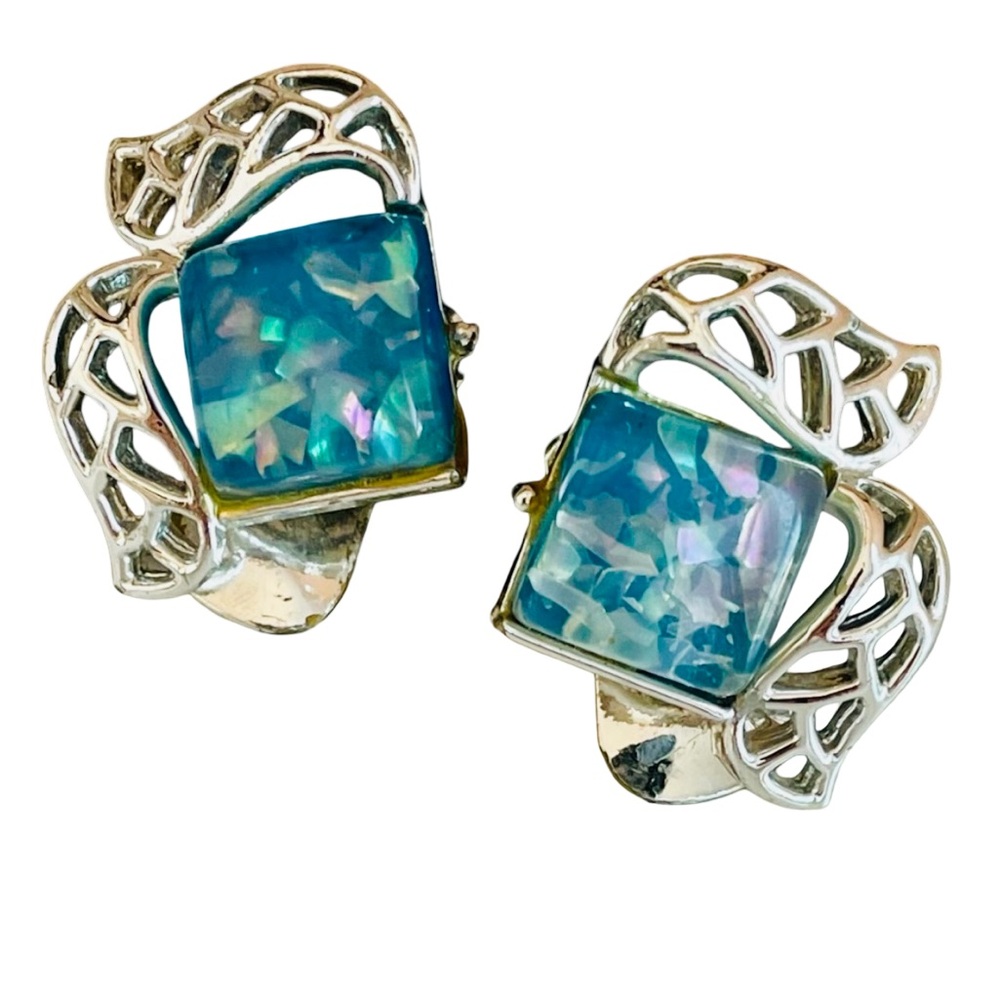 Vintage Signed Coro Blue Confetti Chiclet Clip Earrings With Silver Tone Metal